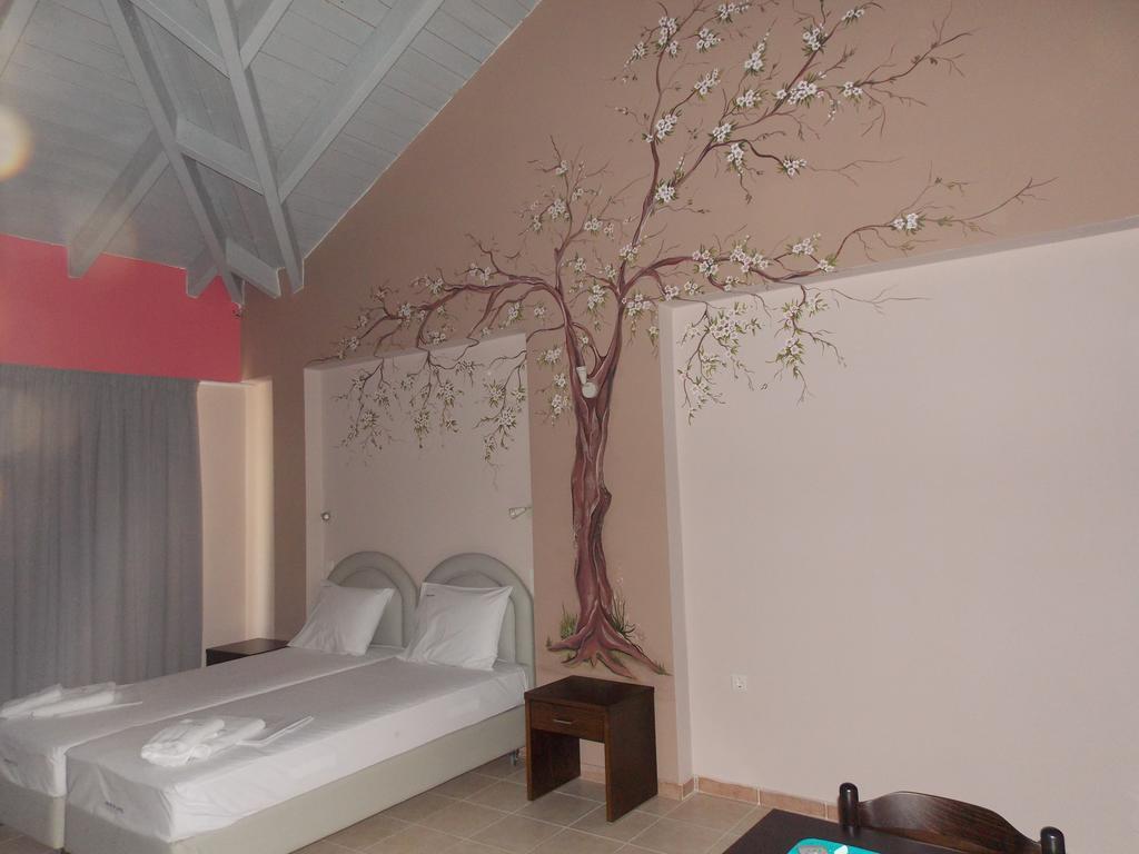 Hotel Theasis Paralia Sergoulas Zimmer foto